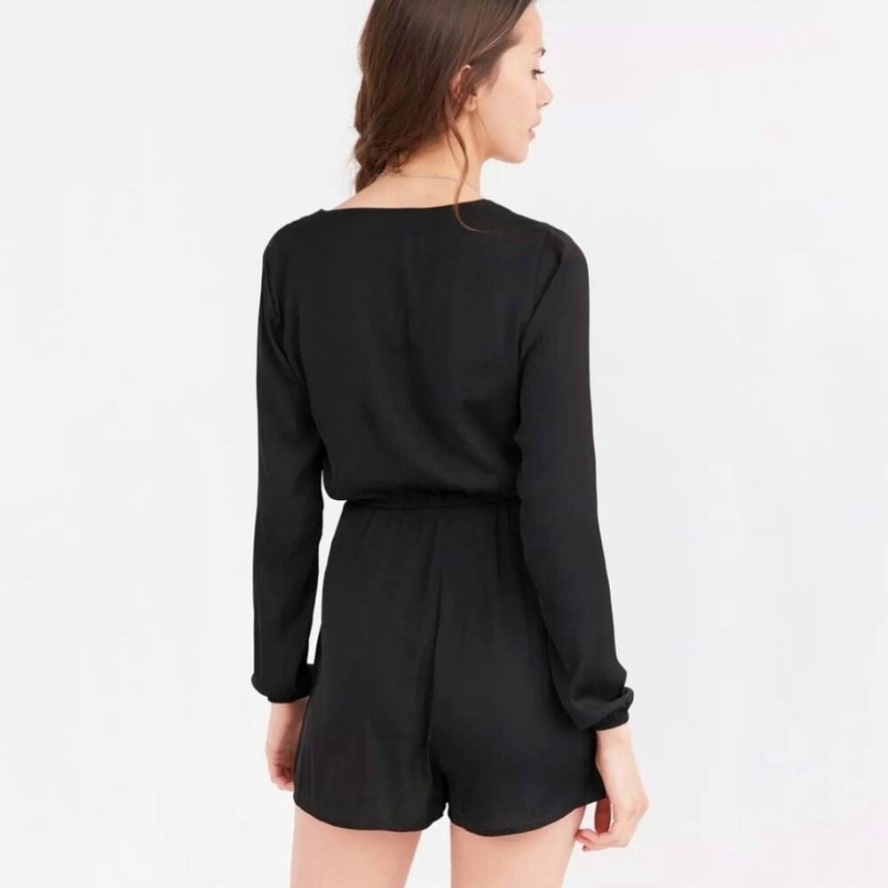 Alice & UO Alice Ritter Urban Outfitters Black Long Sleeve Satin Romper Small - Picture 2 of 8